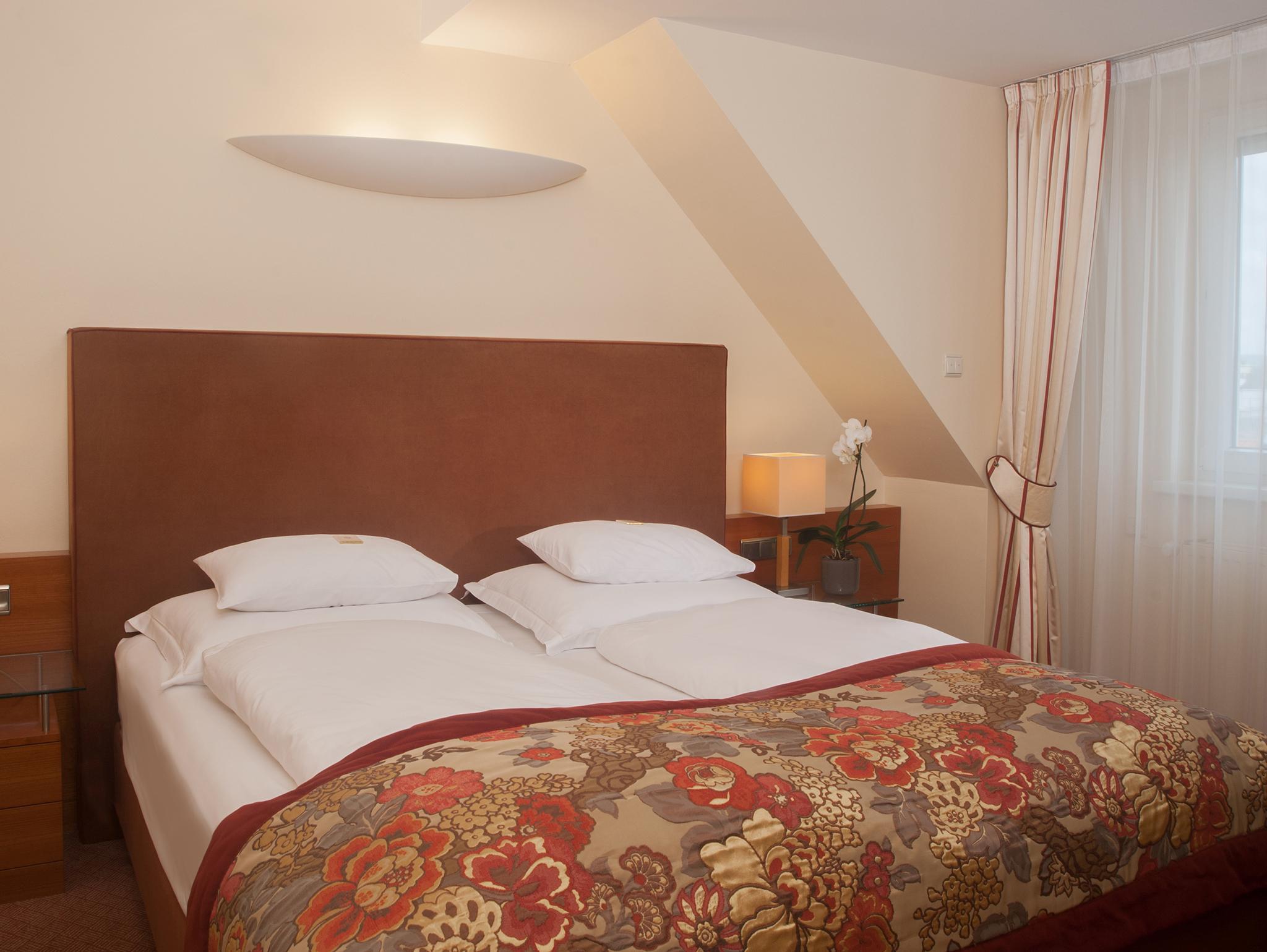 Hotel Kaiserhof Wien Luaran gambar