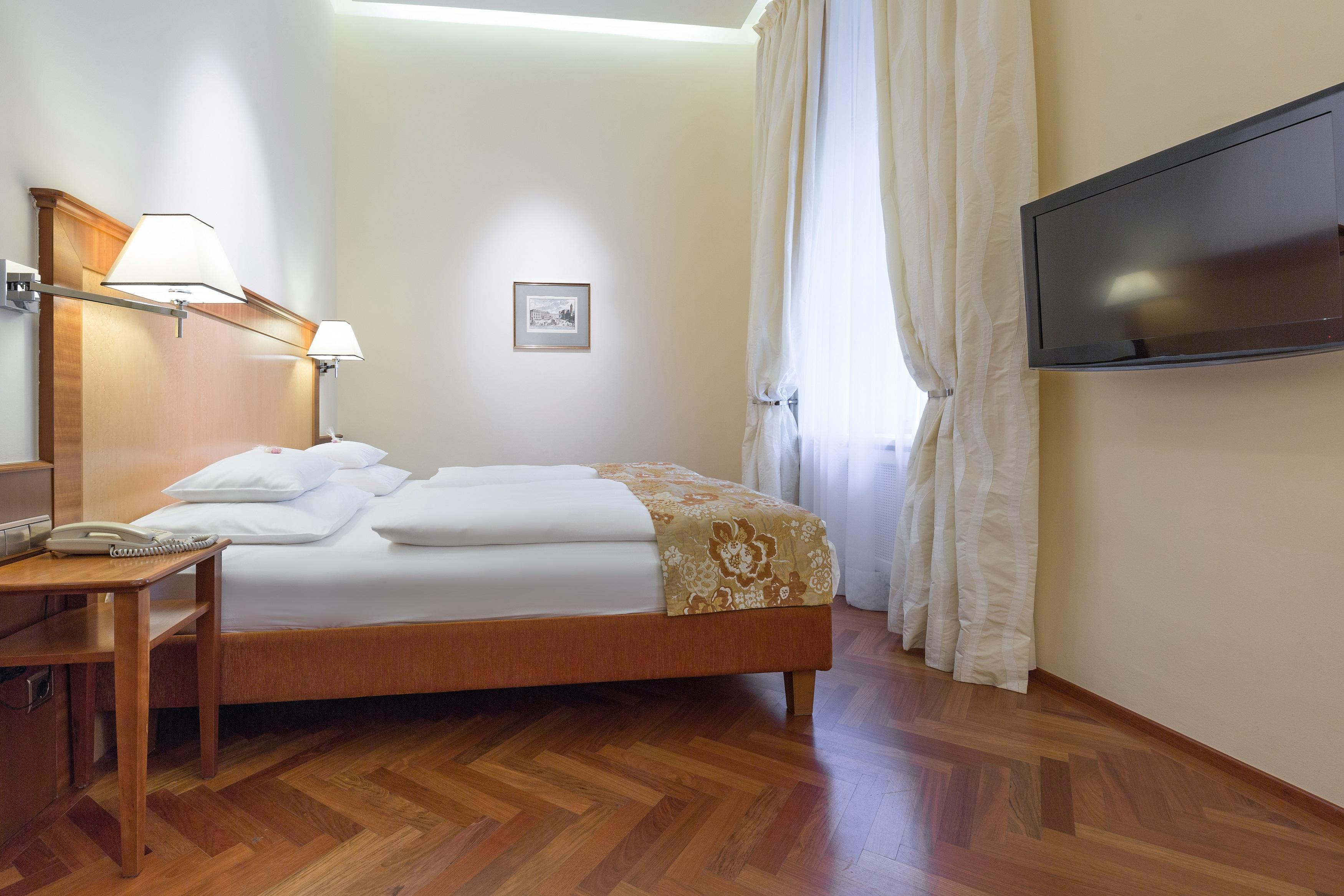 Hotel Kaiserhof Wien Luaran gambar