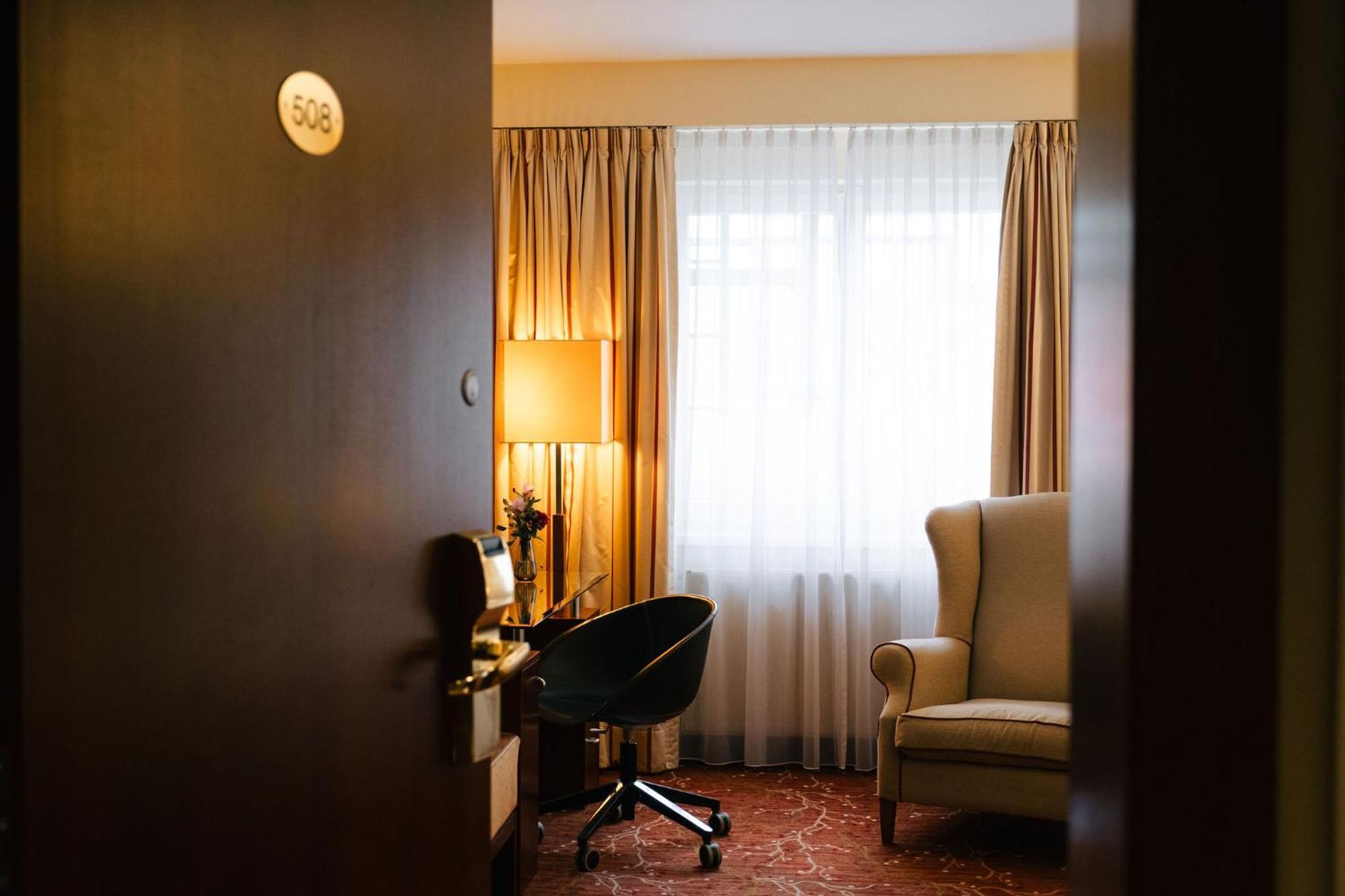Hotel Kaiserhof Wien Luaran gambar
