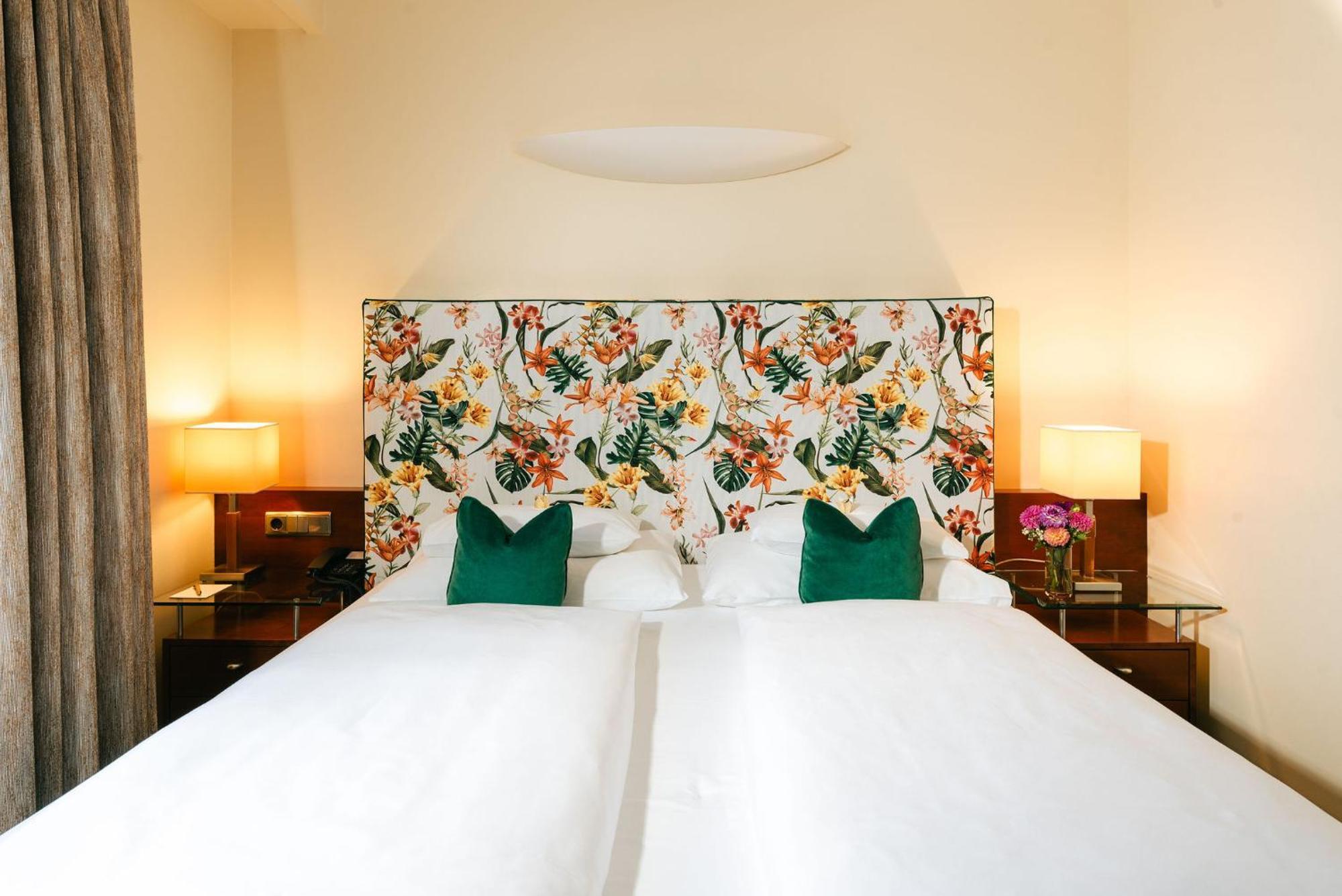 Hotel Kaiserhof Wien Luaran gambar