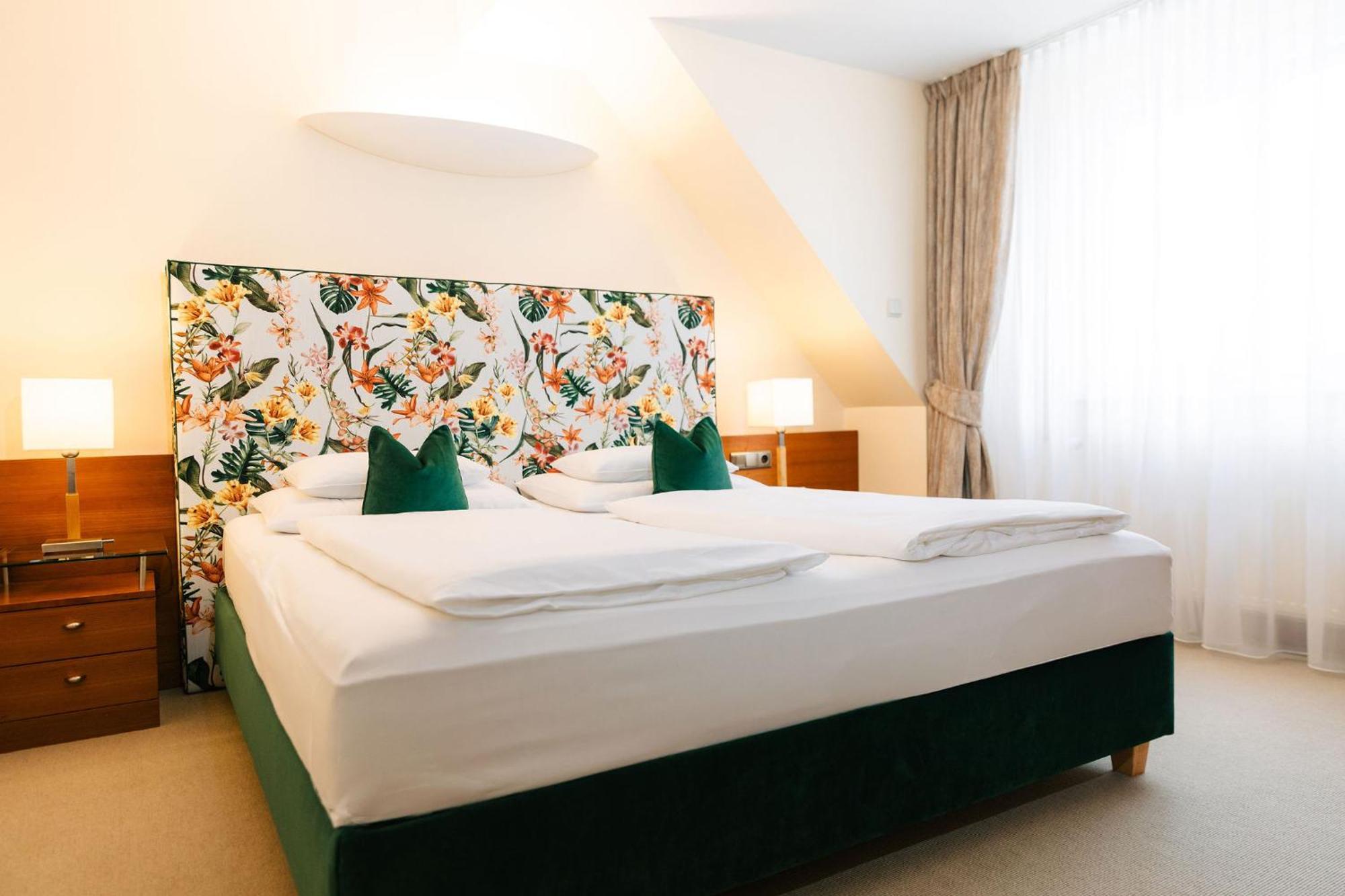 Hotel Kaiserhof Wien Luaran gambar